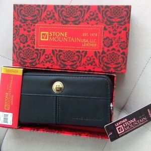 Stone mountain leather wallet NWT